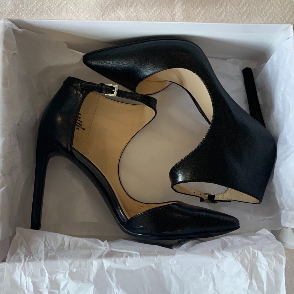 *Sold* Nine West High Heels, Black - Picture 1 of 10